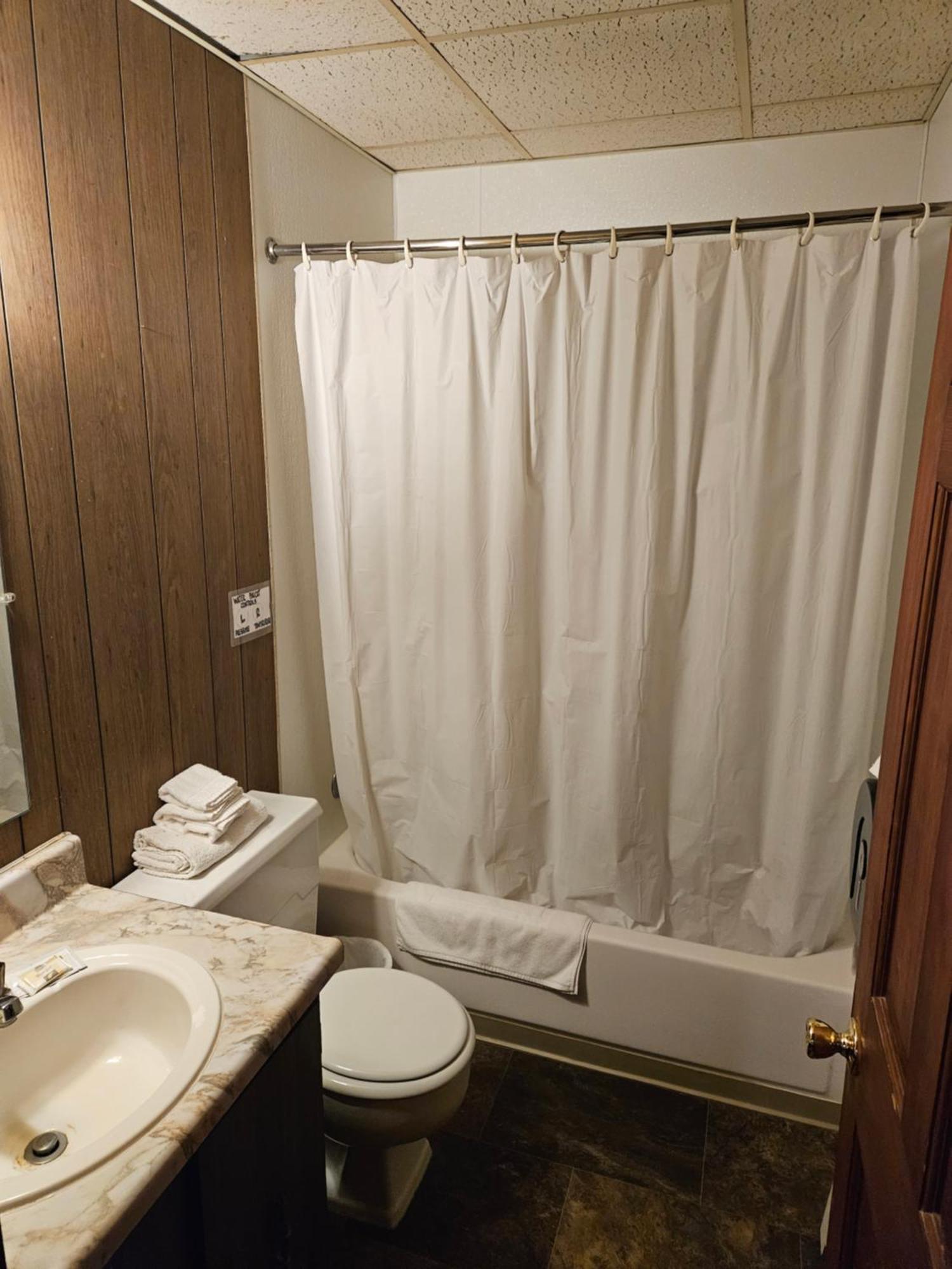 Lewiston Hotel Bar & Grill Dış mekan fotoğraf