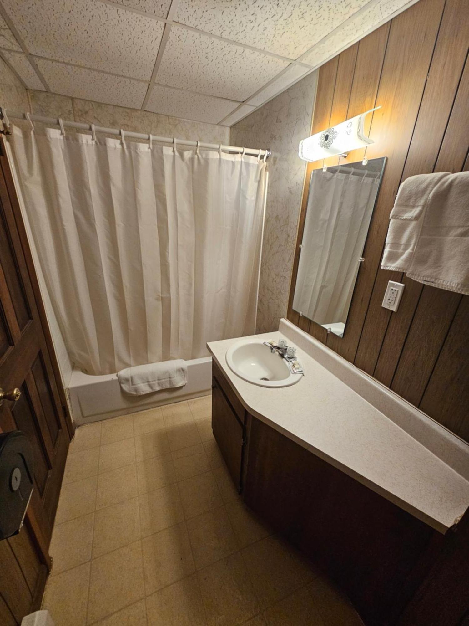 Lewiston Hotel Bar & Grill Dış mekan fotoğraf